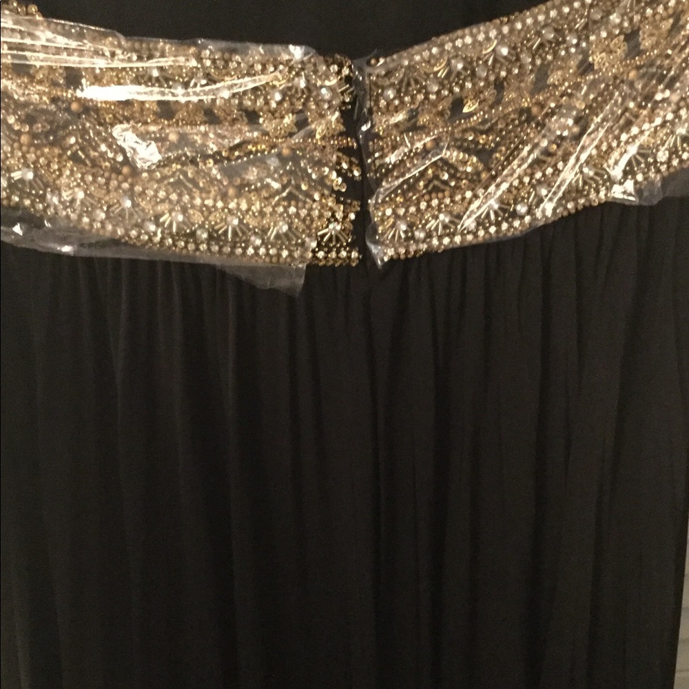 TERANI COUTURE - Picture 3 of 5